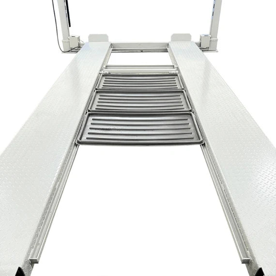 Center oil drip trays detail on Triumph four-post auto lift NOS10000 10,000 lb