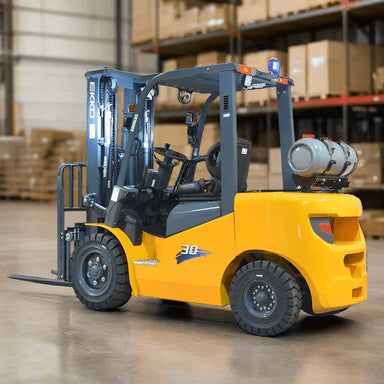 Ekko Lifts EK30LP 6,000 lb LPG forklift parked in a warehouse aisle, designed for indoor and outdoor material handling